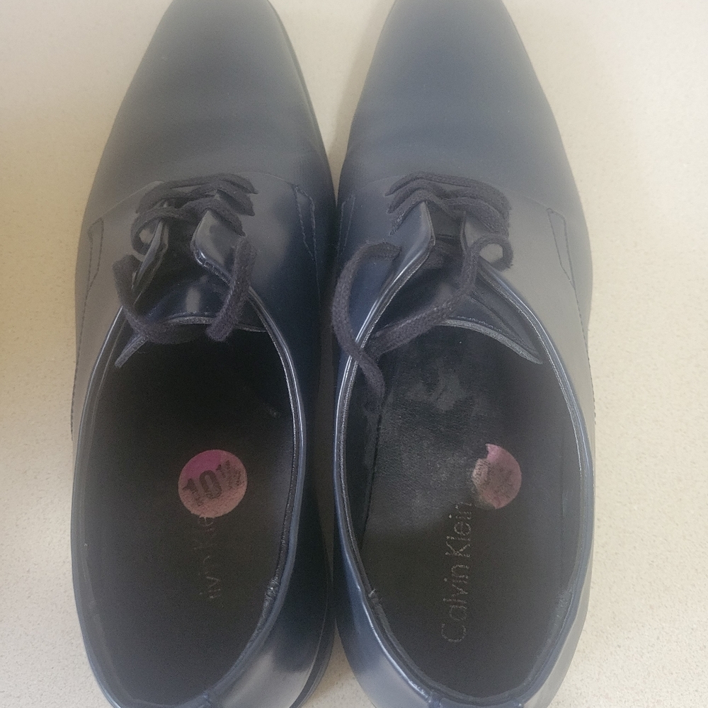 Shoe - Picture 4 of 4